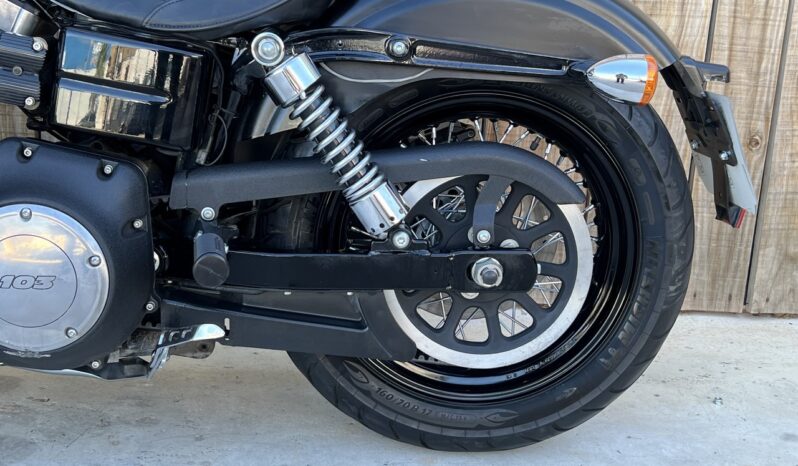 HARLEY DAVIDSON DYNA STREET BOB 103 lleno