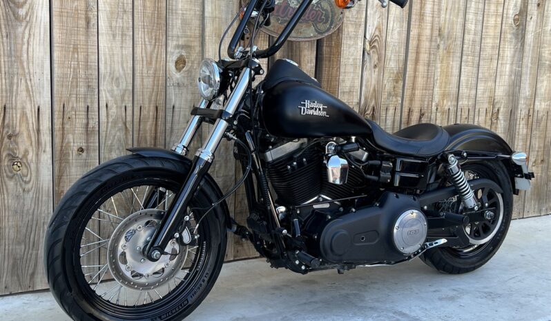 HARLEY DAVIDSON DYNA STREET BOB 103 lleno