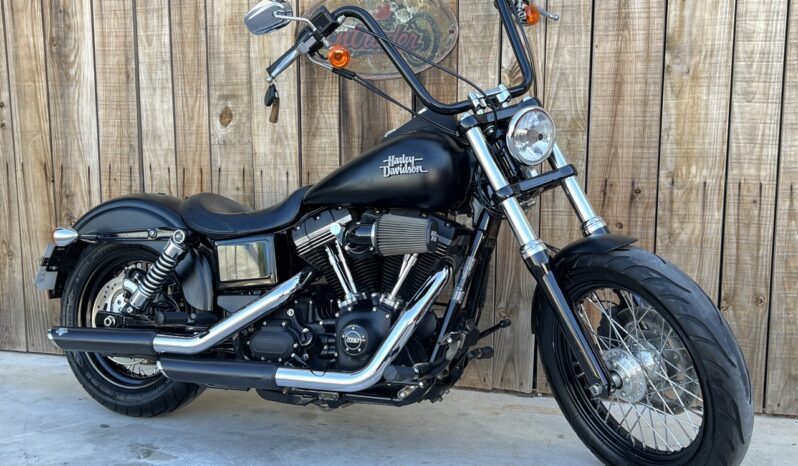 HARLEY DAVIDSON DYNA STREET BOB 103 lleno