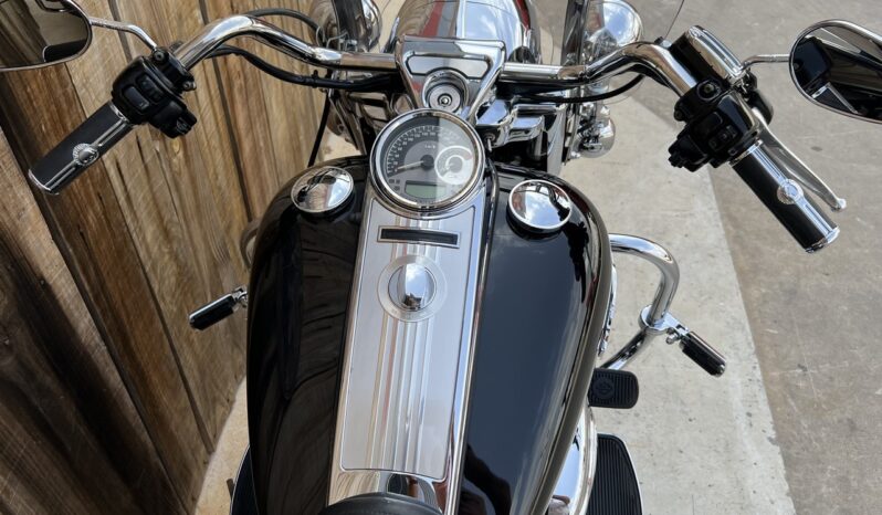 HARLEY DAVIDSON ROAD KING CLASSIC 103 lleno