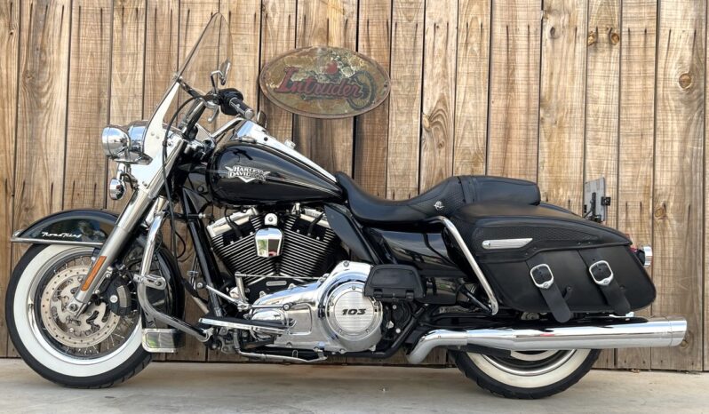 HARLEY DAVIDSON ROAD KING CLASSIC 103 lleno