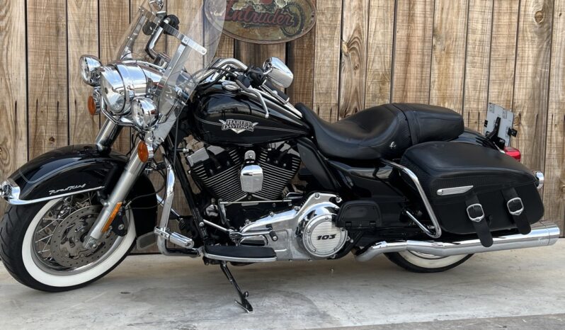 HARLEY DAVIDSON ROAD KING CLASSIC 103 lleno