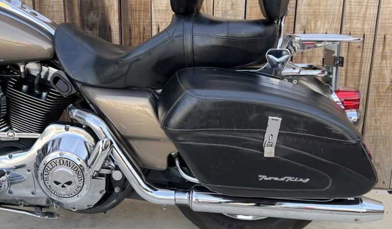 HARLEY DAVIDSON ROAD KING CUSTOM lleno