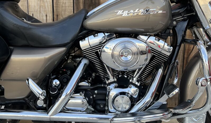 HARLEY DAVIDSON ROAD KING CUSTOM lleno