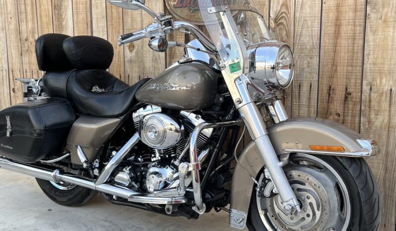 HARLEY DAVIDSON ROAD KING CUSTOM lleno