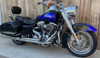 HARLEY DAVIDSON ROAD KING CVO lleno