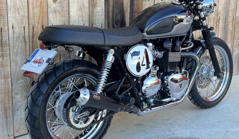 TRIUMPH BONNEVILLE TAMARIT lleno