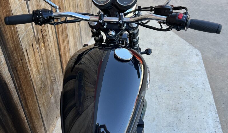 TRIUMPH BONNEVILLE TAMARIT lleno