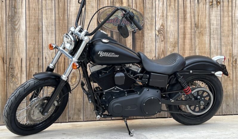 HARLEY DAVIDSON DYNA STREET BOB lleno