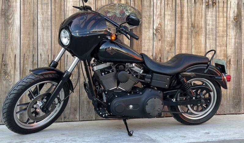 HARLEY DAVIDSON DYNA STREET BOB “LOOK MAD MAX” lleno