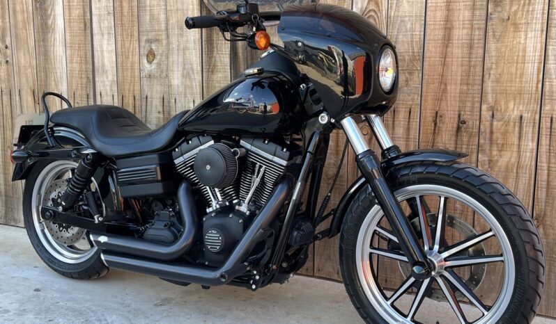 HARLEY DAVIDSON DYNA STREET BOB “LOOK MAD MAX” lleno