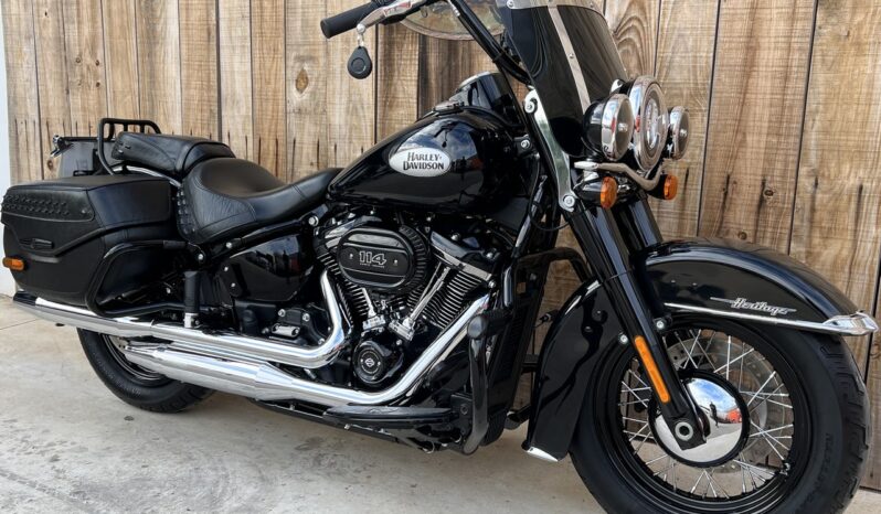 HARLEY DAVIDSON HERITAGE CLASSIC 114 lleno