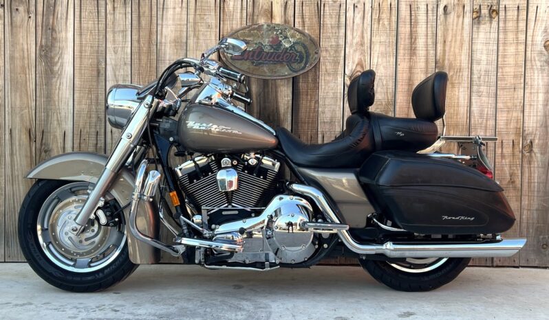 HARLEY DAVIDSON ROAD KING CUSTOM “CARBURACION” lleno