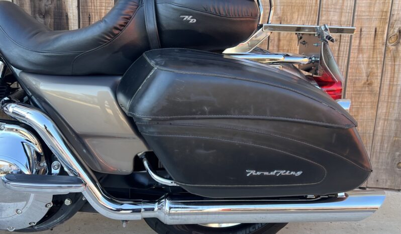 HARLEY DAVIDSON ROAD KING CUSTOM “CARBURACION” lleno